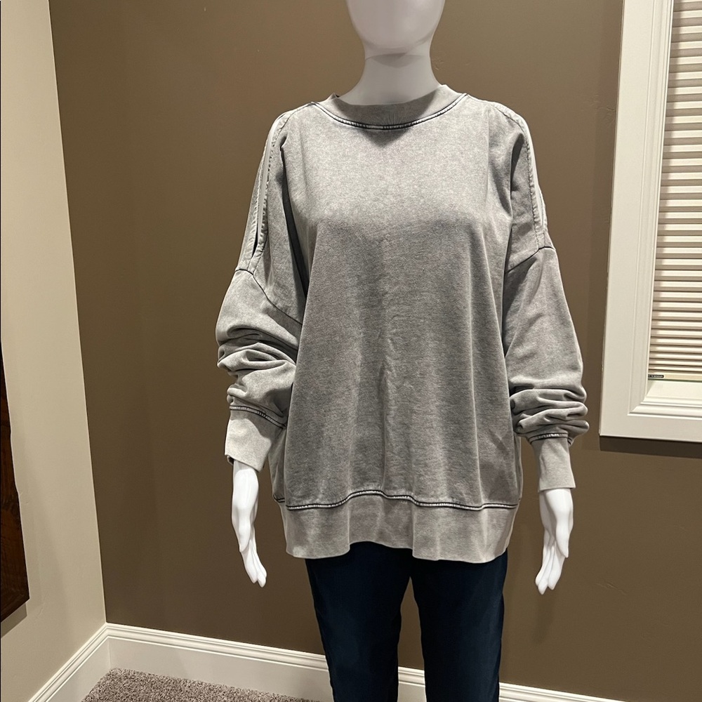 Sweatshirt